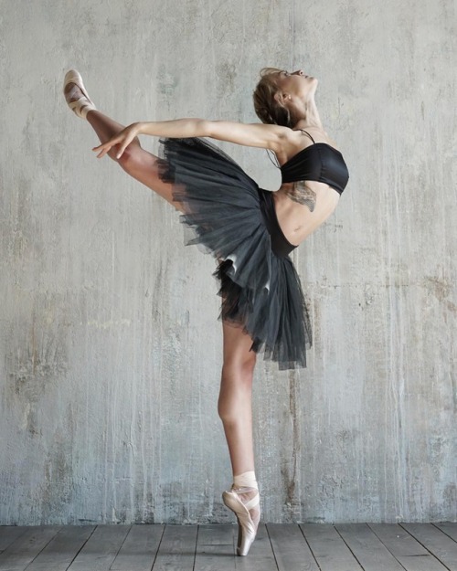 Beautiful Alexandra Popova with the Mariinsky Theatre  Photo ©️ Darian Volkova Photography  ▪️▪