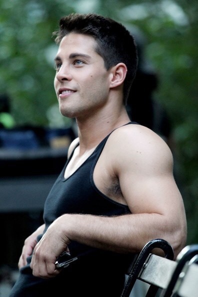 malecelebarmpits:  Dean Geyer 1