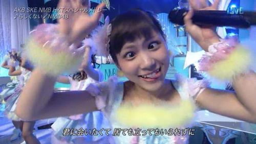 llew48: She is indeed far less noticeable without her blue hair ^_-