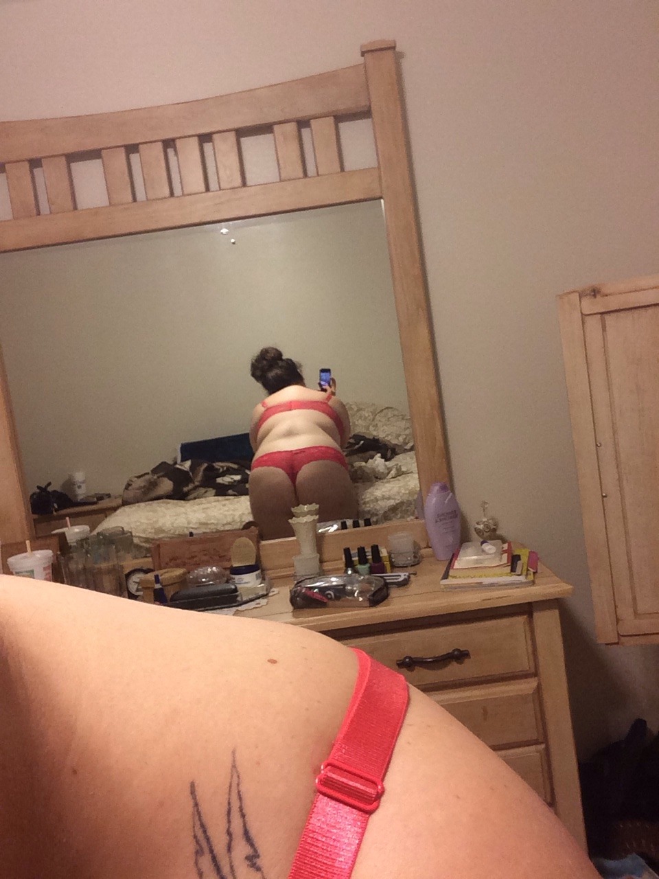 solesearcher23:  Sexy babe I met on kik today