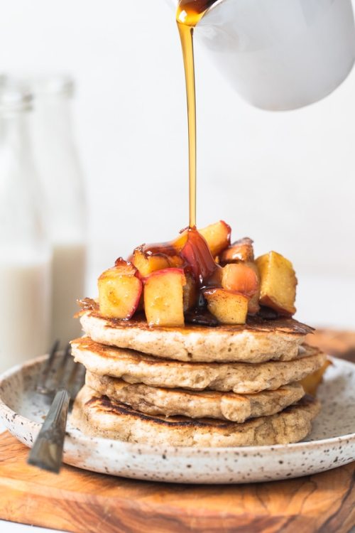 fullcravings:  Apple Cinnamon Pancakes