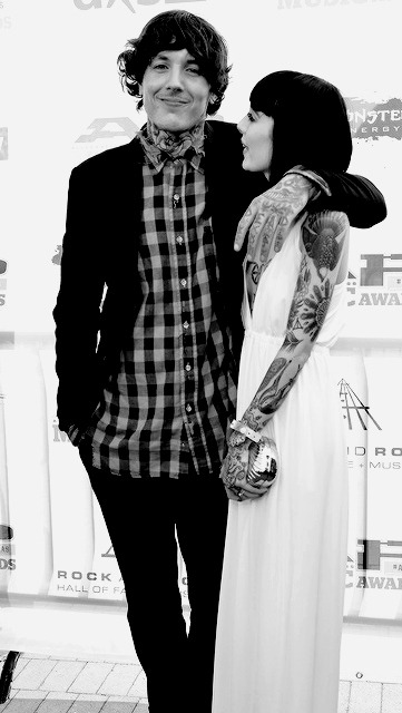 5weetsorrow:  Sad/Bands/B&W blog