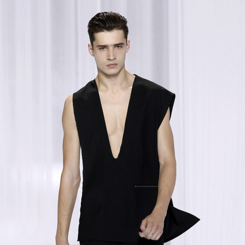 voulair:  Adrien Sahores @ Dior Homme Spring 2011 