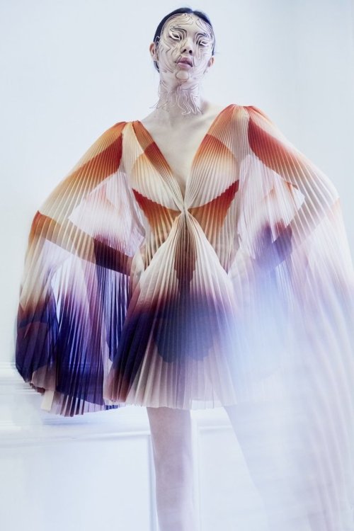 Iris van Herpen, spring 2019, “Shift Souls”