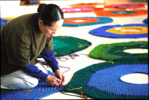 wetheurban:Crochet Playgrounds by Toshiko Horiuchi MacAdamJapanese artist Toshiko Horiuchi-MacAdam i
