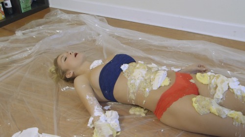 “Banana Split Challenge” is now available adult photos