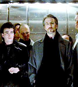alanprickman:  The doors to a service elevator open to reveal Hans Gruber, impeccably