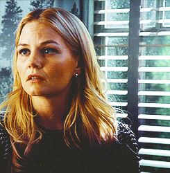 emmaducklingswan:K I N D R E D  S P I R I T SAt the end of the day, Emma and Hook understand each ot