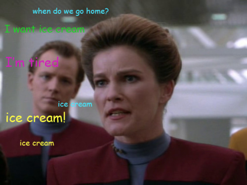 captaincrusher:captaincrusher:The Voyager crew goes to the mall.In all my years on Tumblr i have nev
