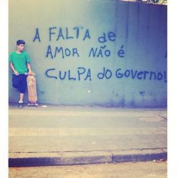 frasespoesiaseafins:  via Os Poetas de Rua  