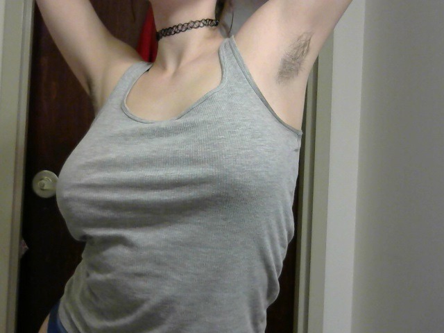 ascendtobabetier:  hairy pits and big boobs 