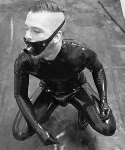 skinnyfotze:  redskinbd: What I need is to be transformed into a cocksucker, cock taking public  urinal   bootlicker heavy rubber/leather gear fetishist bondage gimp  object, message me if you’d like to transform me        was geil….
