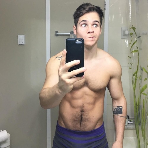 insta-guys:  @hammy73