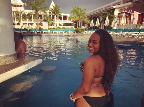 allthingsbootiful:  Alexis