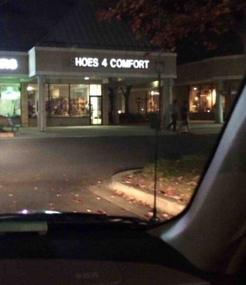 pleatedjeans:22 Unfortunate Sign Light Fails
