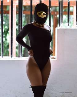 jhamiltonphotographytt:  https://www.instagram.com/j.hamilton.photography/  I WANNA FUCK HER WITH THAT MASK ON!