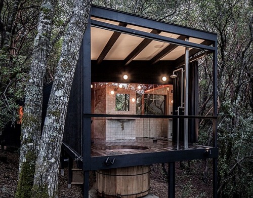 goodwoodwould: Good wood - nestled among tall trees in a forested area of Northern California, ‘The Forest House’ makes for a divine hideaway from the daily grind.
