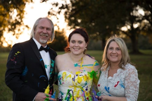 armydvm:  “The moment the first bit of paint hit my dress I was free.” Shelby’s fiancée backed out of their wedding plans right before their big day. To celebrate the start of a new chapter in her life, Shelby did a ‘trash the dress’ photoshoot.