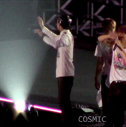 blondejongin:  baekhyun slaps jongin’s butt and then tries to act like he didn’t