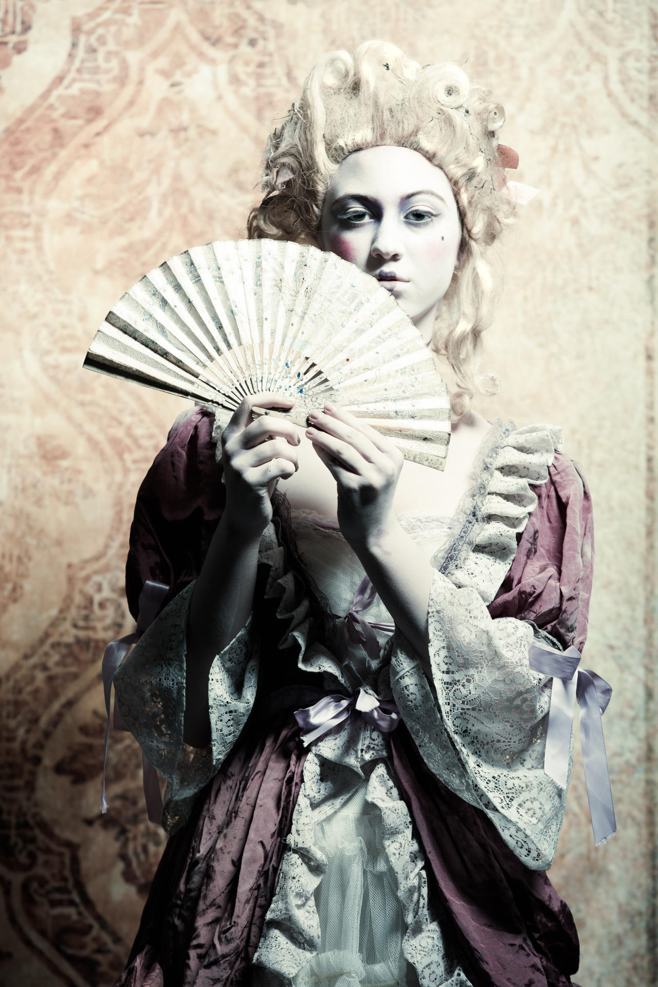 melanieleandro:  Rotten Marie Antoinette Photographer: Sam BreachModel: Morgan