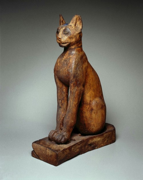 theancientwayoflife:~Figure of a Cat.Medium: Wood (sycamore fig), gold leaf, gesso, bronze, copper, 