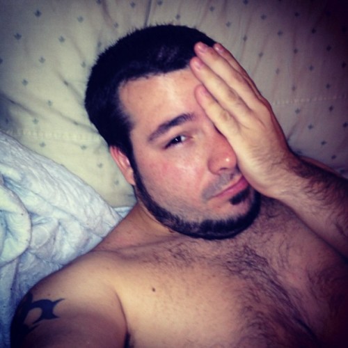 burrsinthetrap:  marcekorioto:  Lunes de fíaca!  Yeah… He looks super handsome and cuddly.