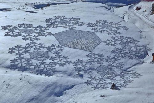 The Snow Art Of Simon Beck.