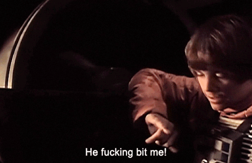 screw-real-life-i-pick-fandoms:tatooineknights:  Mark Hamill getting bit by a snake