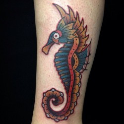 skingdomtattoo:  #seahorse #tattoo #tatuaggio #cavalluccio by Dap #daptattoo #skingdomtattoo #traditionaltattoo #oldschool #oldschooltattoo #ink #tattooartistmagazine #tatuatoriitaliani #tattoomagazine (presso Skingdom Tattoo Shop)