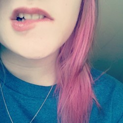 miau-mixed:  Hi guys. #lips #lipbite #pink