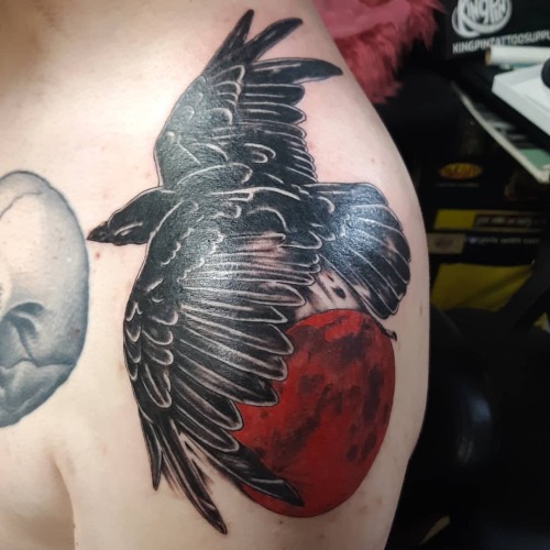 #raven and #red #redmoon #moon #shouldertattoo #tattoo by #femaletattooartist #femaletattooer #angel