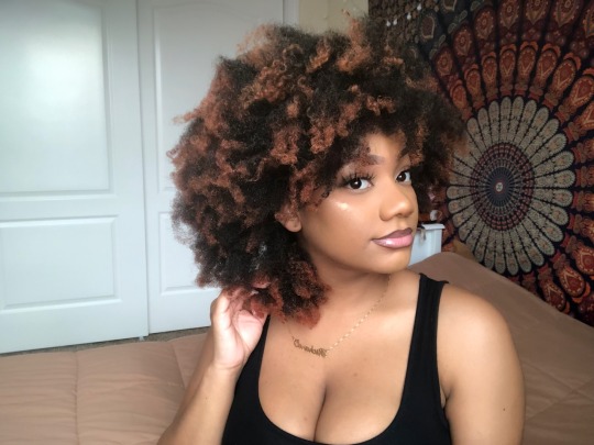 honeyyybae:  He like me kinky … like my hair 