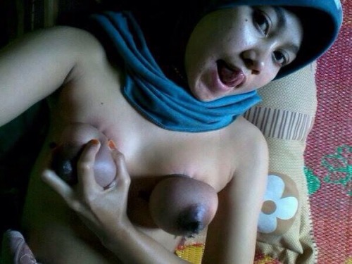 marikoaan:  Tudung slut..