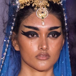 huthor: Neelam gill @ ashish ss 17