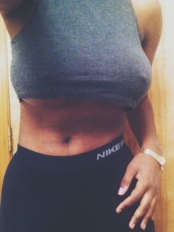 worldsbaddest:  @worldsbaddest oh gosh.. http://dizzlefizzle16.tumblr.com 