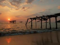abandonedandurbex:  Abandoned pier in Cambodia  [4000x3000]