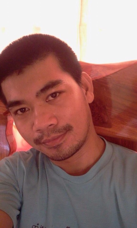 hengroth255: makara69: Cambodian bisexual guy, he’s married. cool