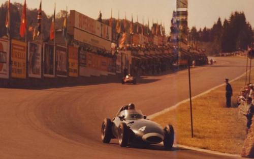 Porn photo frenchcurious:  Tony Brooks (Vanwall VW5)