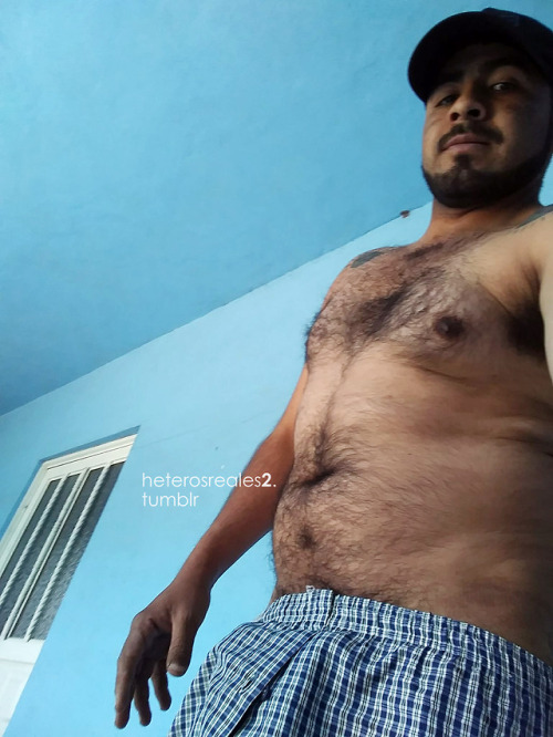 Porn Pics heterosreales2: Eric, macho de barrio hetero