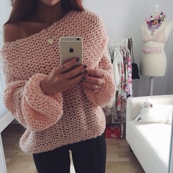 iadorefashionn: Off-shoulder Loose Pink Sweater 