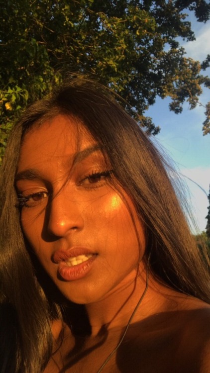 letmelickyounaked:The sun loves me