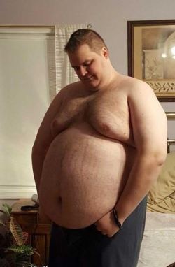 fatmenfindings:  chubstermike:  From the WWWeb.. #2  The ever gorgeous @blackstripe222