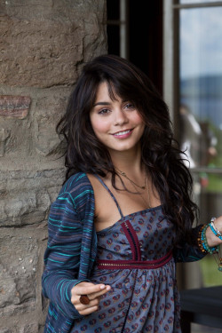 midnightcelebs:Vanessa Hudgens 😍