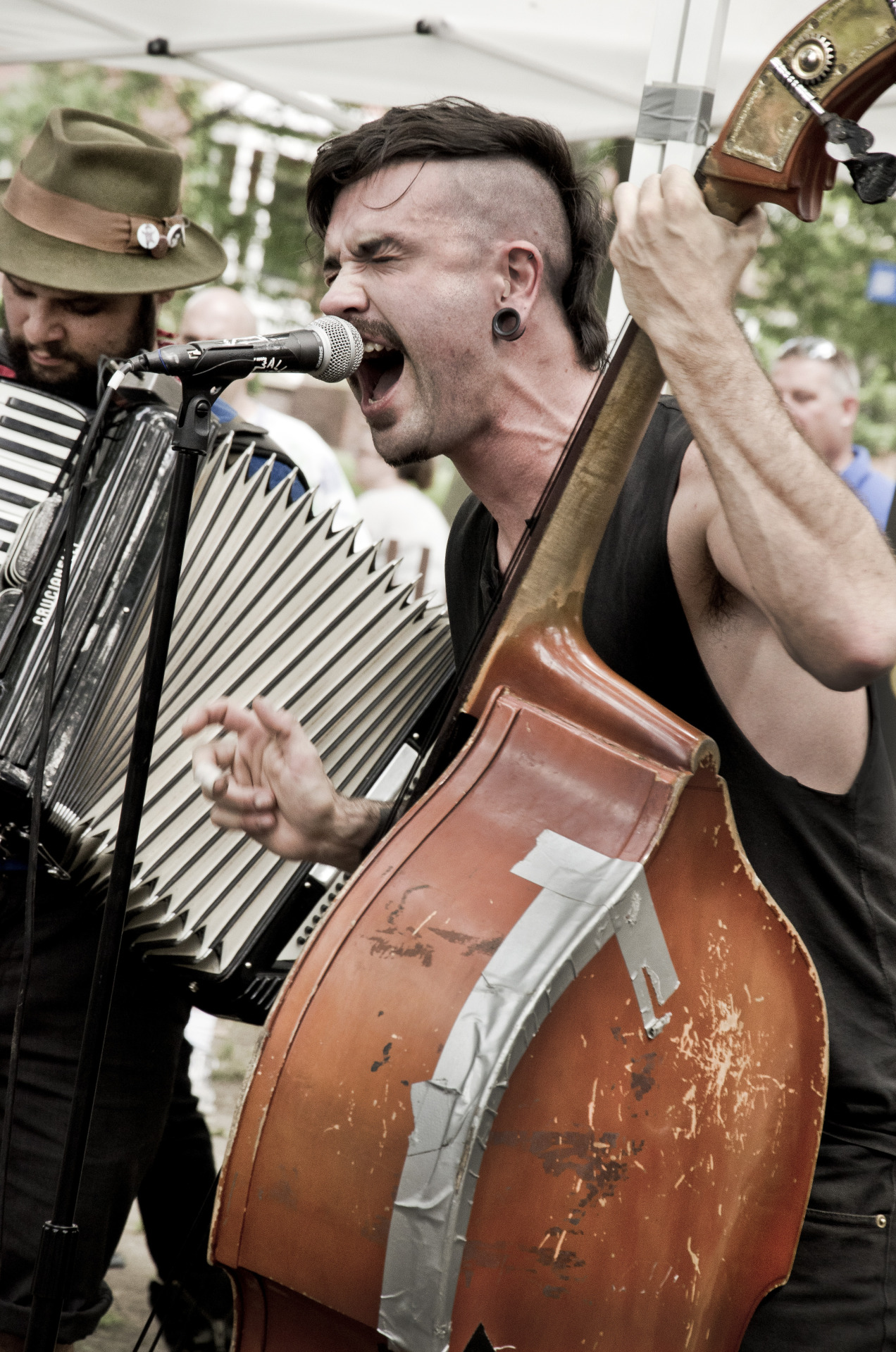 kaitlynlaurelmcgannphotography:  Photo of the Day: Julian Cue, The Barons of Tang