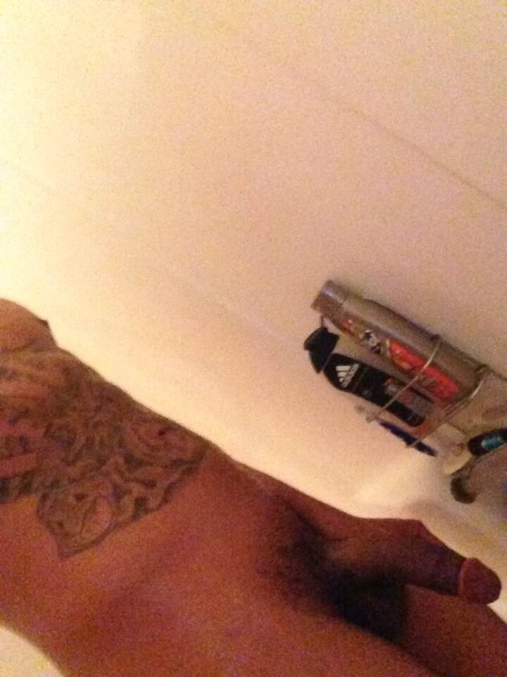 baitfordays:  Thank you celebrity-eggplants for this big dick submission!!!