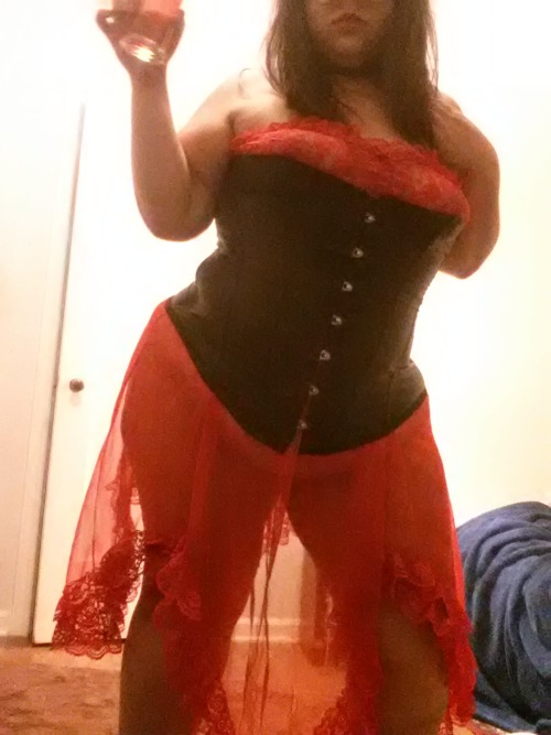 theinfamouschubbykitten:Red & Black adult photos