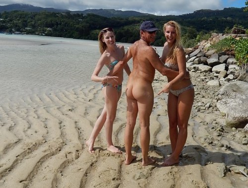 cfnmnothingbutasmile:Busted!
