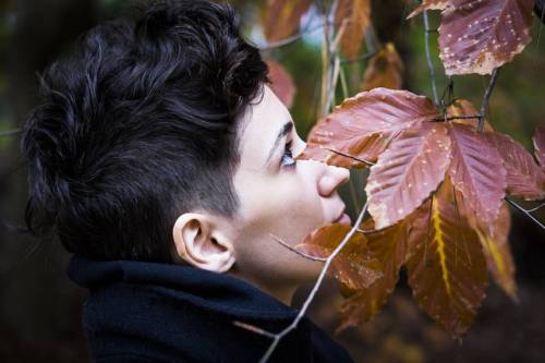 Me and the leaves#model #models #femalemodel #female #vegan #veganmodel #actor #actress #veganactor 