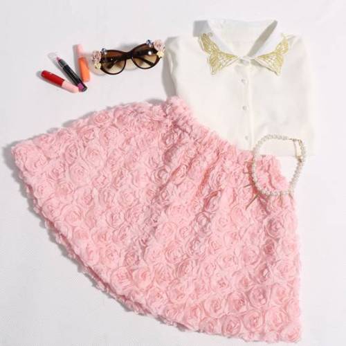 pastelcubes:  ʕ♡˙ᴥ˙♡ʔ ROMWE Faux Roses Embellished Pink Skirt Only ป.99 on June 26th, up to 57%off. Starts on 1am 26th June GMT, lasts only 24 hours! http://www.romwe.com/ka9—romwe-faux-roses-embellished-pink-skirt-p-77504.html?lulysalle