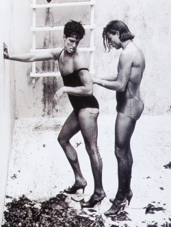 thedoppelganger:  Girl zip me up, unpublished project for Alaïa, Steven Meisel, 1987 